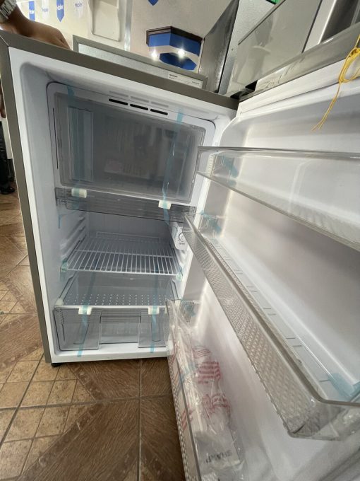 Sharp 5.5 cu ft Single-Door Direct Cool Refrigerator SJ-DL55BS - Image 4